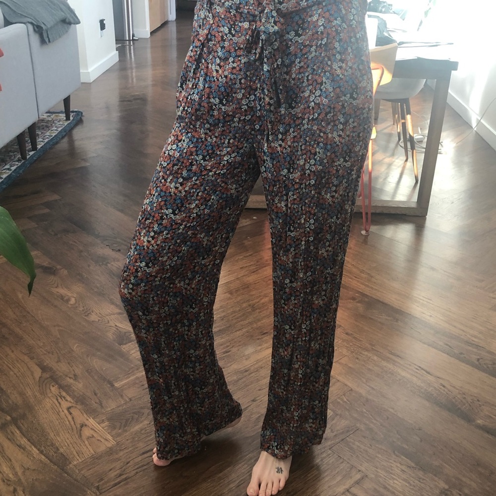 Zara trafaluc floral pants Size Small